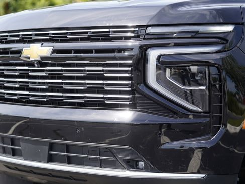 Used 2025 Chevrolet Tahoe High Country AWD/4WD image 39