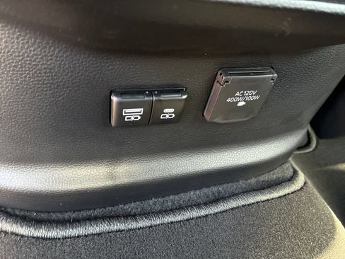 New 2026 Toyota Tundra Limited AWD/4WD image 37