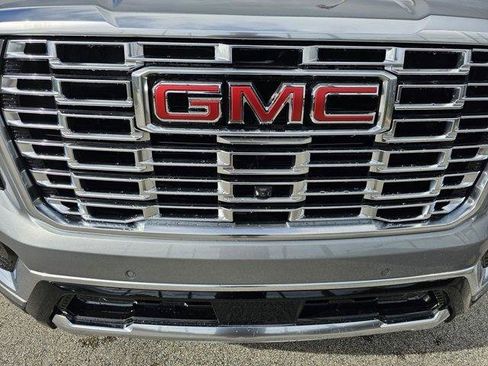New 2026 GMC Yukon XL Denali image 9