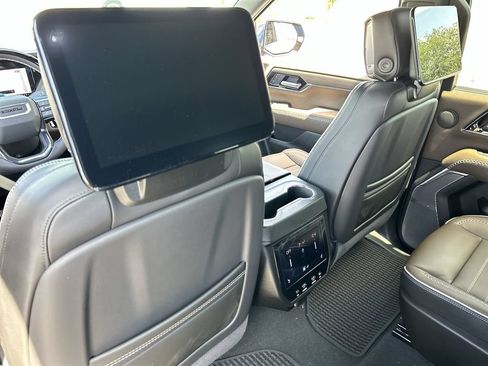 New 2026 GMC Yukon Denali Ultimate AWD/4WD image 36