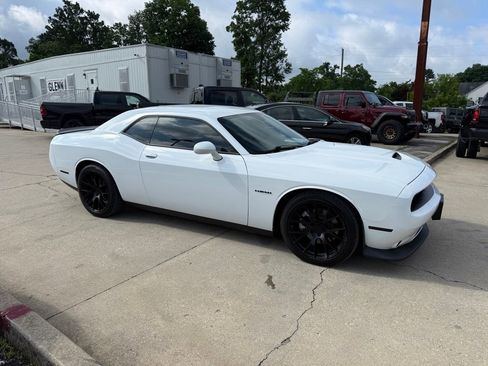 Used 2021 Dodge Challenger R/T RWD image 5