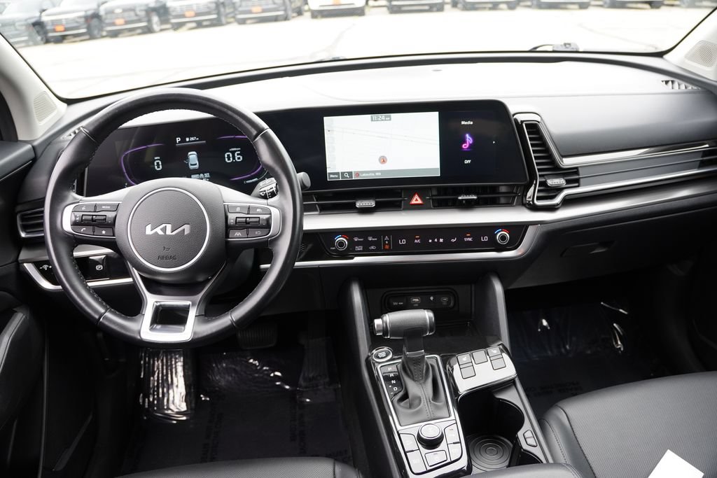 Certified 2024 Kia Sportage EX AWD/4WD image 18