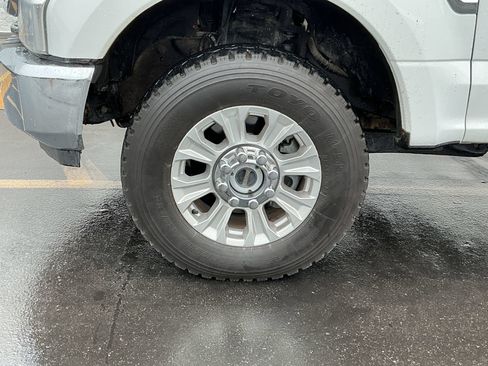 Used 2021 Ford F250 XLT w/ FX4 Off-Road Package AWD/4WD image 32