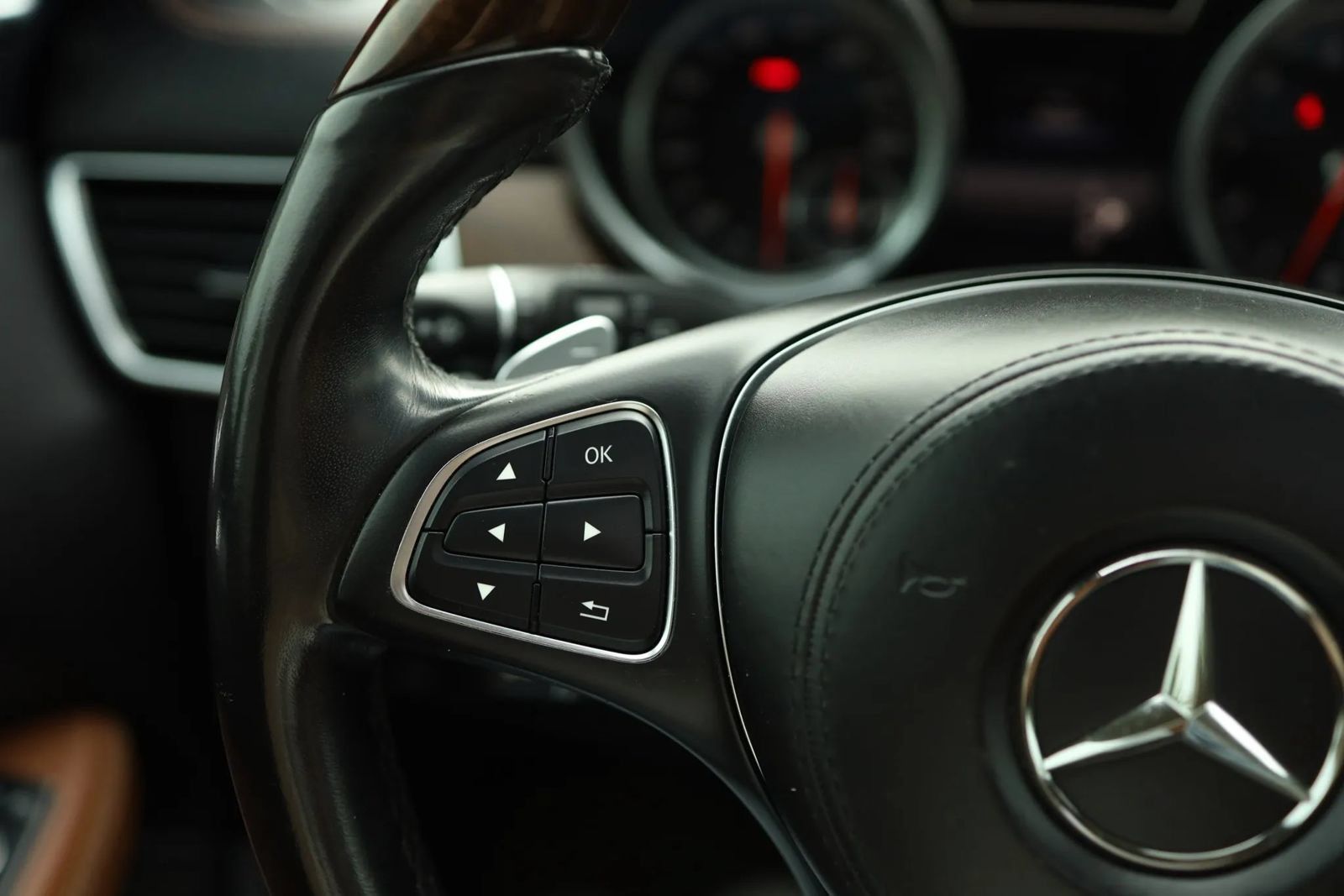 Used 2017 Mercedes-Benz GLS 450 4MATIC image 19