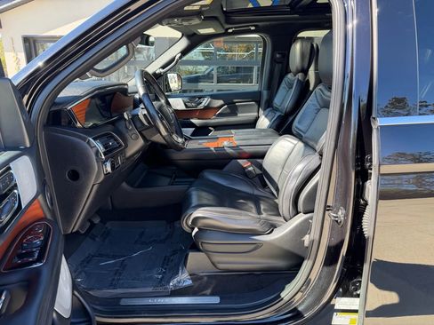 Used 2019 Lincoln Navigator L Reserve image 15