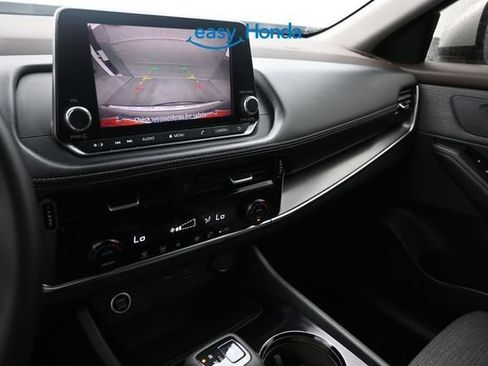 Used 2022 Nissan Rogue SV FWD image 12