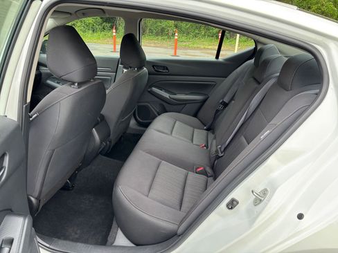 Used 2025 Nissan Altima 2.5 SV FWD image 27