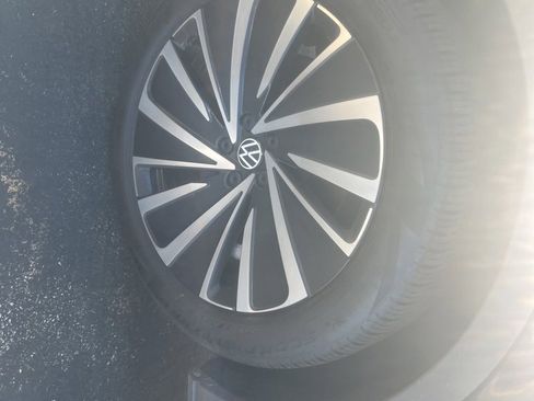 Used 2024 Volkswagen ID.4 S image 2