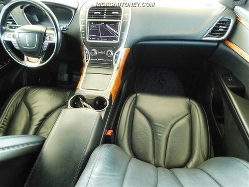 Used 2019 Lincoln Nautilus Select image 15