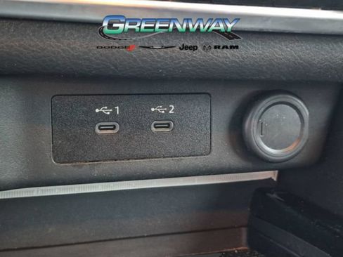 Used 2024 Nissan Rogue SV AWD/4WD image 19