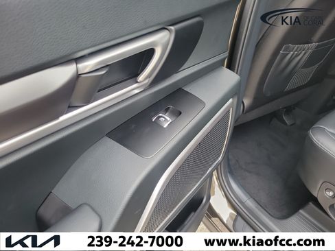 Certified 2025 Kia Telluride S FWD image 12