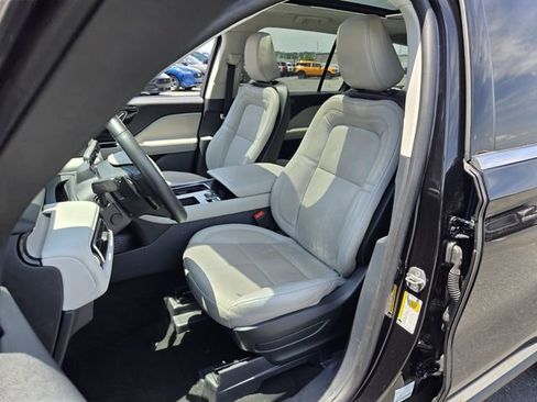 Certified 2025 Lincoln Aviator Reserve w/ Illumination Package RWD image 10