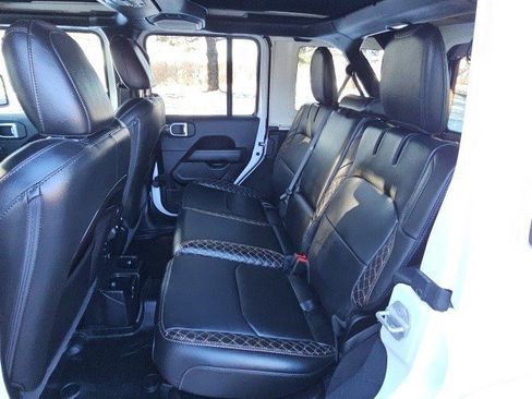 Used 2022 Jeep Wrangler Unlimited Sahara image 19