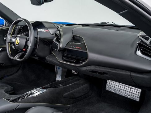 Used 2024 Ferrari SF90 Spider image 25