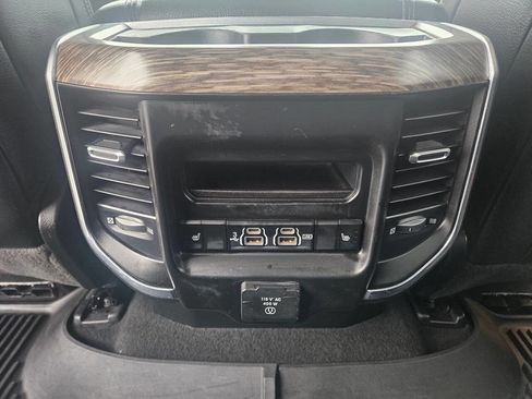 Used 2019 RAM 1500 Laramie image 34