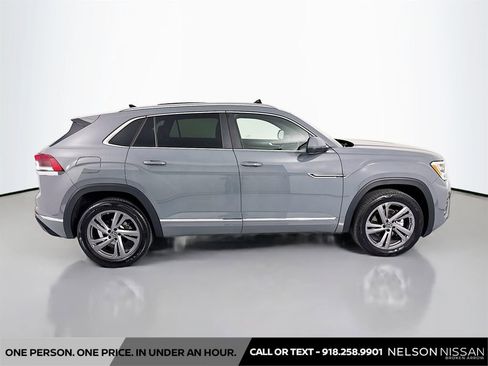 Used 2024 Volkswagen Atlas Cross Sport SEL R-Line AWD/4WD image 4