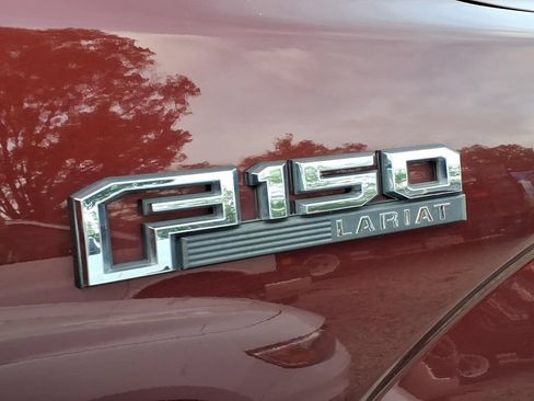 Used 2016 Ford F150 Lariat w/ Equipment Group 502A Luxury AWD/4WD image 6