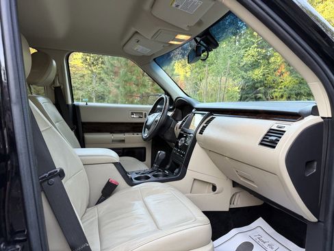 Used 2017 Ford Flex Limited image 21