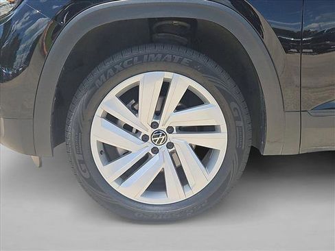 Used 2022 Volkswagen Atlas Cross Sport SE FWD image 22