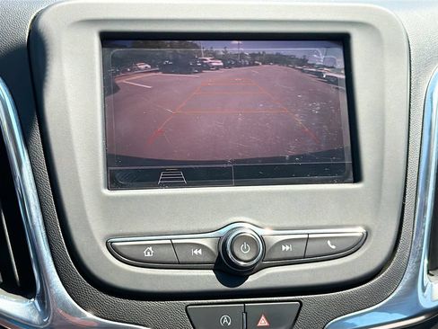 Used 2023 Chevrolet Equinox LS FWD image 12