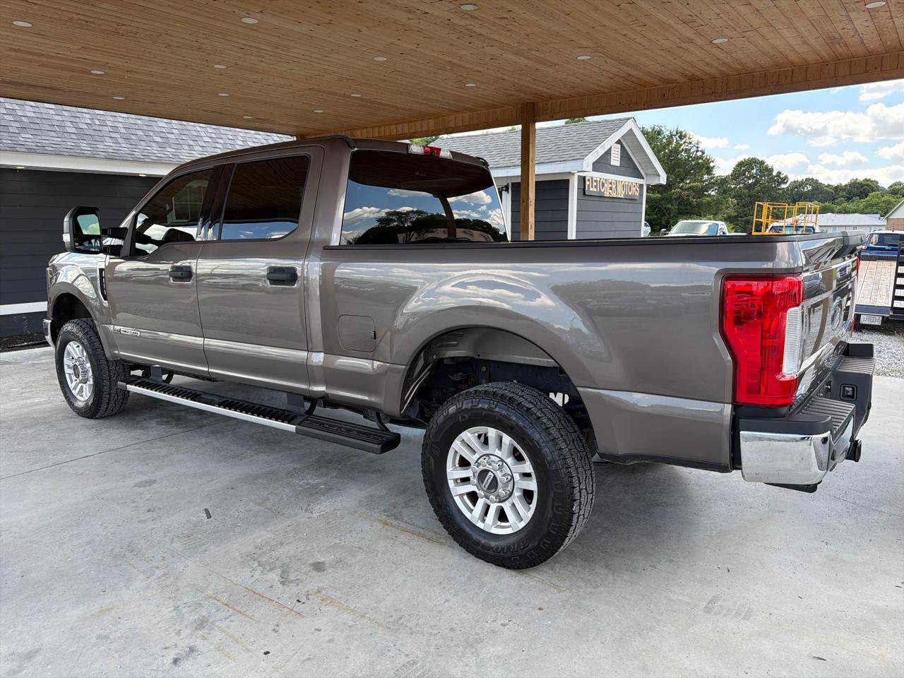 Used 2019 Ford F250 XLT w/ XLT Value Package AWD/4WD image 4