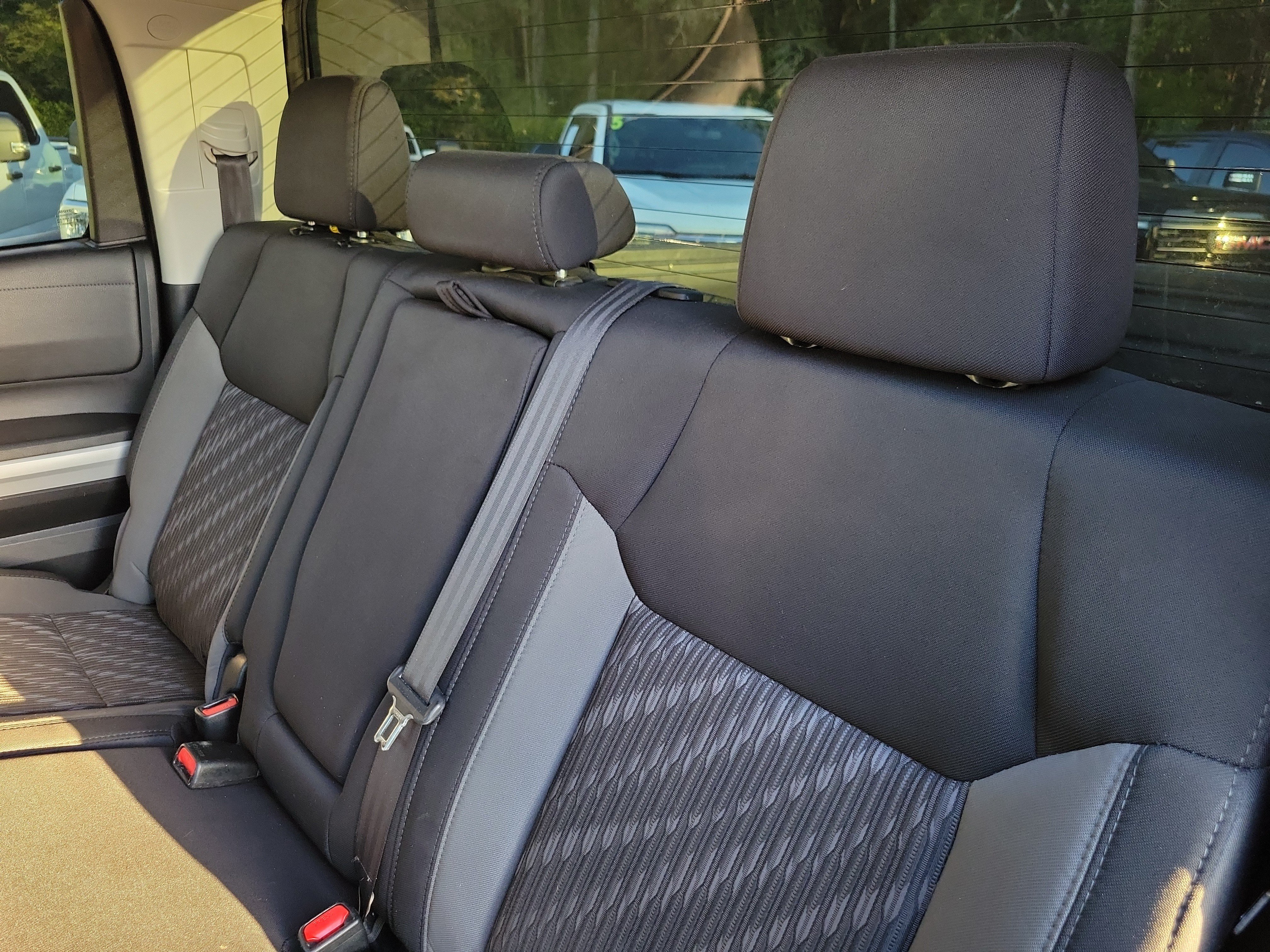 Used 2018 Toyota Tundra SR5 w/ SR5 Upgrade Package AWD/4WD image 18