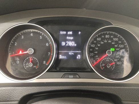 Used 2015 Volkswagen Golf S FWD image 23