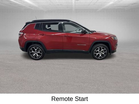 Used 2025 Jeep Compass Limited AWD/4WD image 15