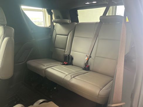 Used 2021 GMC Yukon SLT w/ SLT Luxury Plus Package AWD/4WD image 16
