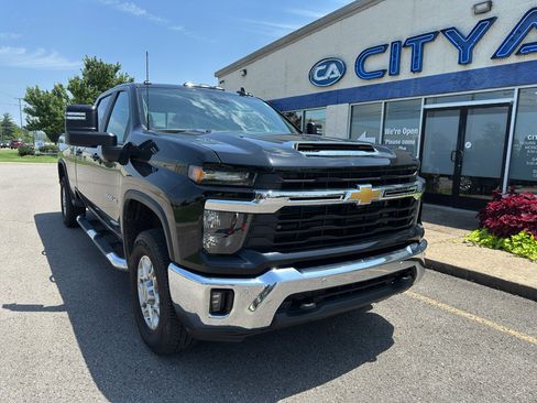 Used 2025 Chevrolet Silverado 3500 LT w/ All Star Edition AWD/4WD image 2