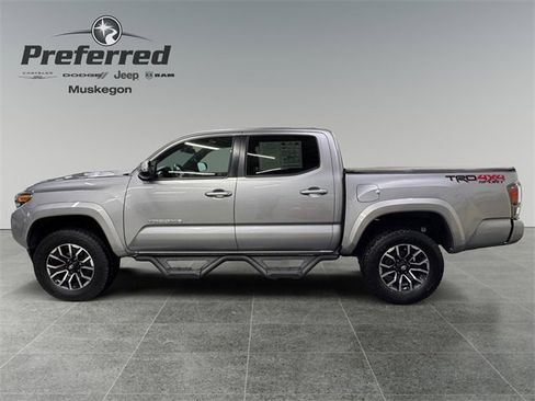 Used 2020 Toyota Tacoma 4x4 Double Cab image 9