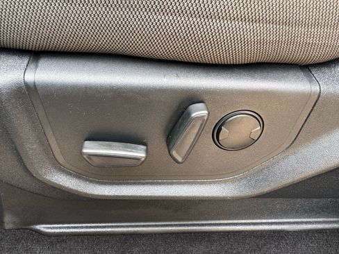 Used 2020 Ford F150 XLT w/ Equipment Group 302A Luxury AWD/4WD image 23