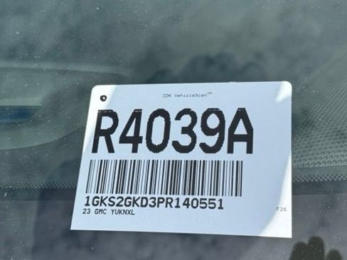 Used 2023 GMC Yukon XL SLT AWD/4WD image 35