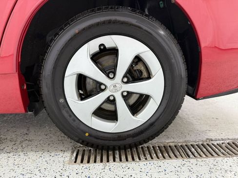 Used 2013 Toyota Prius Three image 26