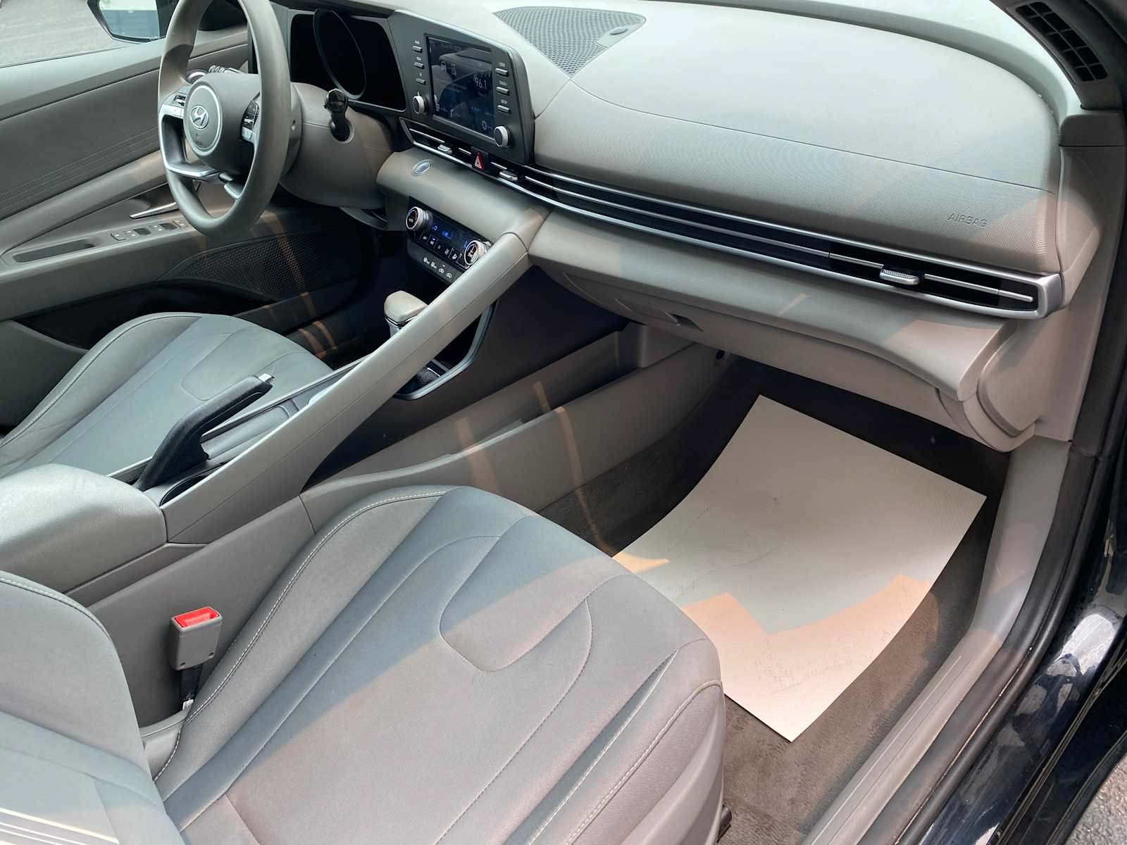 Used 2022 Hyundai Elantra SEL FWD image 24