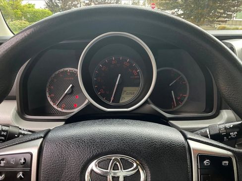 Used 2011 Toyota 4Runner SR5 w/ Convenience Pkg image 13