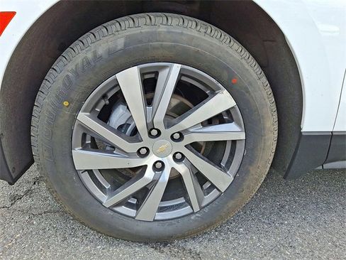 Used 2023 Chevrolet Equinox LT image 31