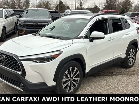 Used 2023 Toyota Corolla Cross XLE w/ Convenience Package image 35