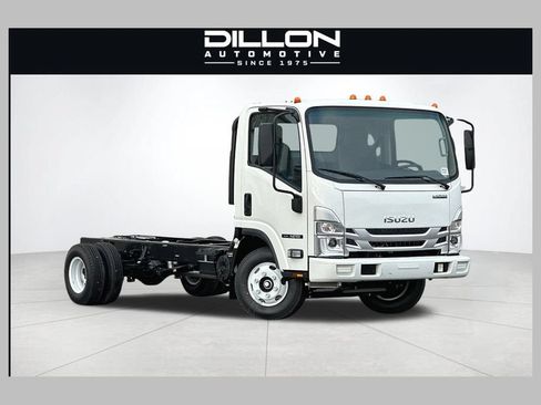 Used 2024 Isuzu NPR RWD image 1
