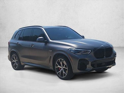 Used 2023 BMW X5 xDrive45e w/ Executive Package AWD/4WD image 3