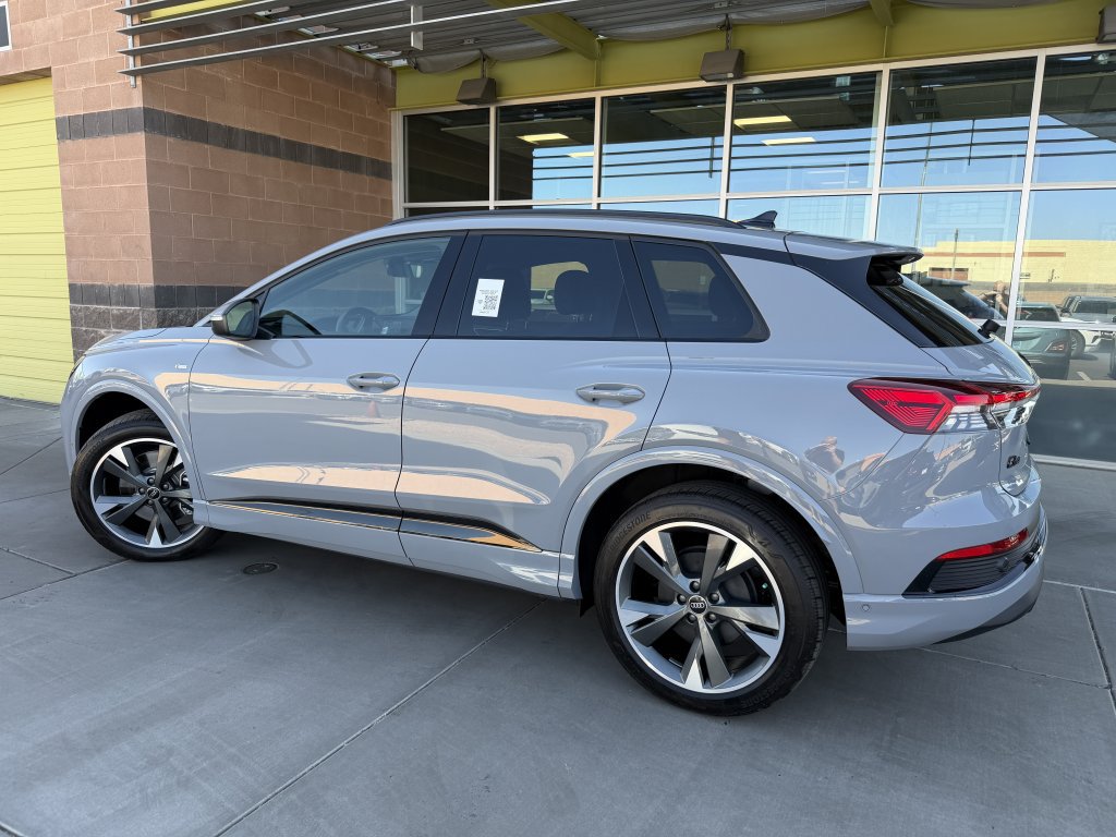 Used 2024 Audi Q4 e-tron Premium Plus w/ Premium Plus AWD/4WD image 5