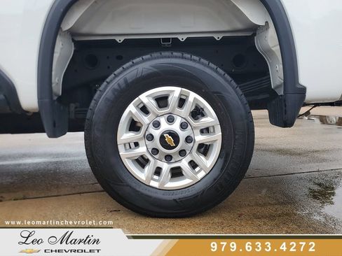 Used 2025 Chevrolet Silverado 2500 LT w/ Convenience Package AWD/4WD image 8