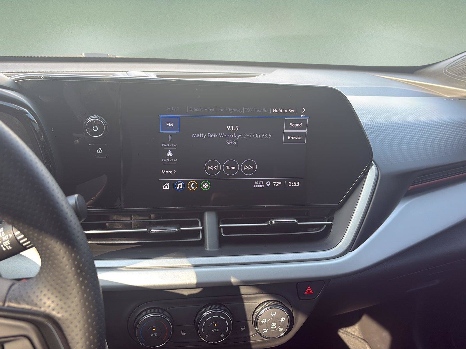 Used 2025 Chevrolet Trax RS FWD image 15