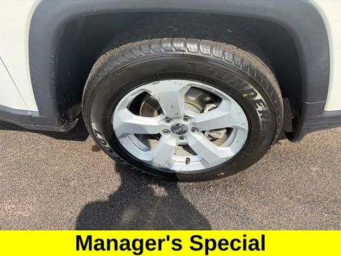 Used 2020 Jeep Compass Latitude w/ Cold Weather Group AWD/4WD image 43