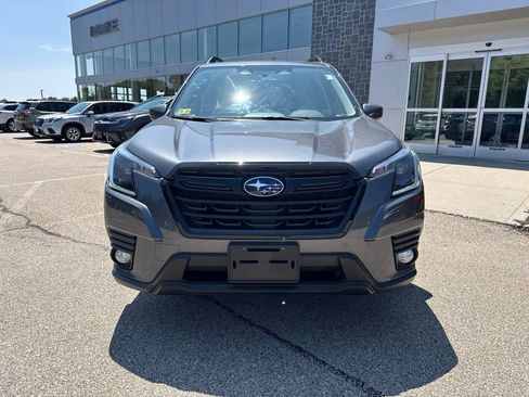 Used 2023 Subaru Forester Premium AWD/4WD image 3