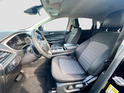 Used 2021 Ford Edge SE image 17