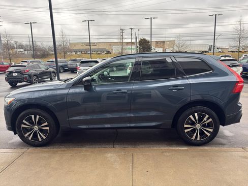 Used 2025 Volvo XC60 B5 Core image 4