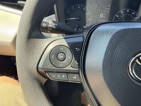 Used 2024 Toyota Corolla LE FWD image 27