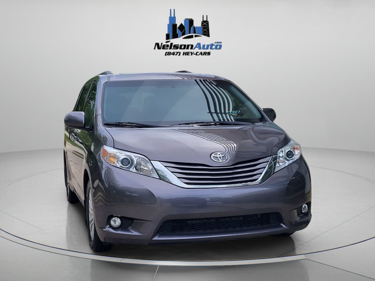 Used 2016 Toyota Sienna XLE w/ XLE Navigation Package FWD image 2