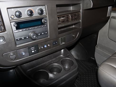 Used 2019 Chevrolet Express 3500 w/ Driver Convenience Package RWD image 41